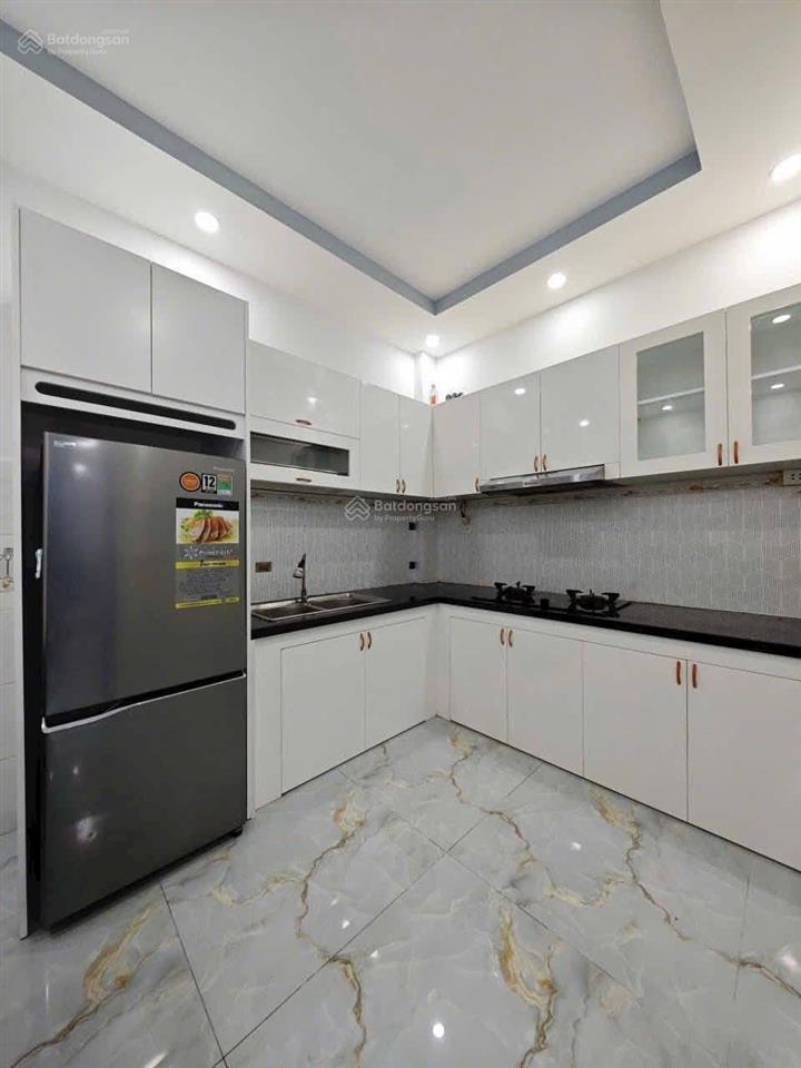 Bán nhà ung văn khiêm, p1 bình thạnh, dt 60m2, 1 trệt 2 lầu, hẻm ô tô 6m, gần landmark 81, sổ riêng