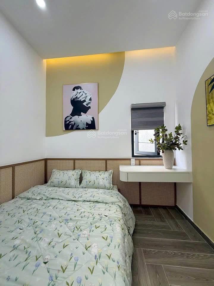 Bán nhà ung văn khiêm, p1 bình thạnh, dt 60m2, 1 trệt 2 lầu, hẻm ô tô 6m, gần landmark 81, sổ riêng