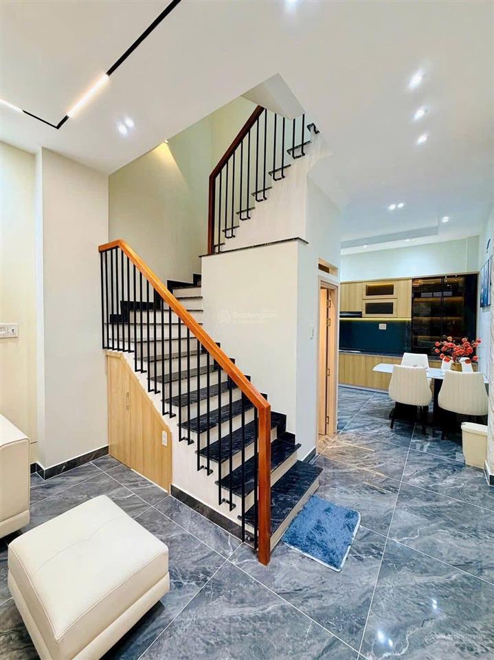 Chính chủ bán gấp nhà 1 trệt 1 lầu 70m2 ngay lê lợi, gò vấp 3pn ,3wc  hxh  shr  giá chỉ 2ti400tr