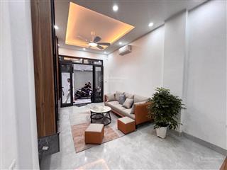 Bán nhà 5 tầng thang máy phố đông tác, ngõ nông, 33m2  mt 3.3m, giá 10.8 tỷ