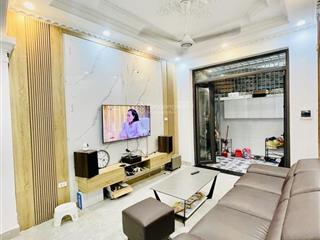 Nhà đẹp ở luôn đường láng  5 tầng 29m2  8,3tỷ