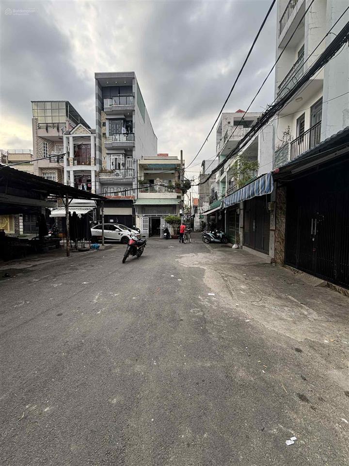 Nhà mt chợ vừa ở vừa kinh doanh siêu đẹp