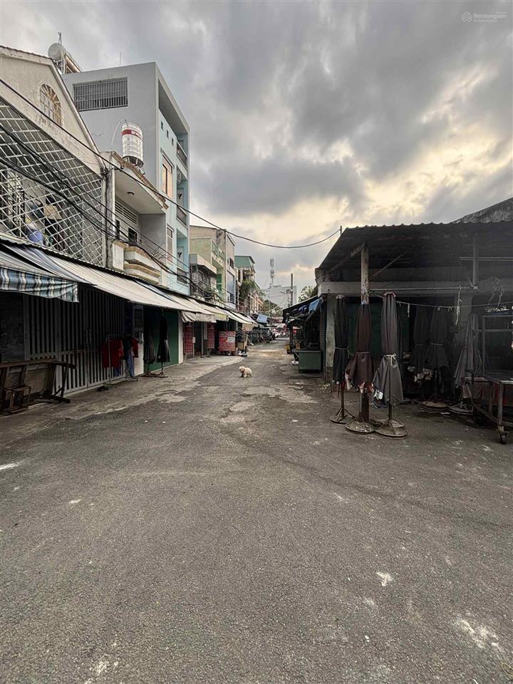 Nhà mt chợ vừa ở vừa kinh doanh siêu đẹp