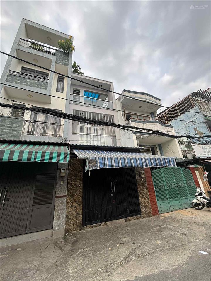 Nhà mt chợ vừa ở vừa kinh doanh siêu đẹp