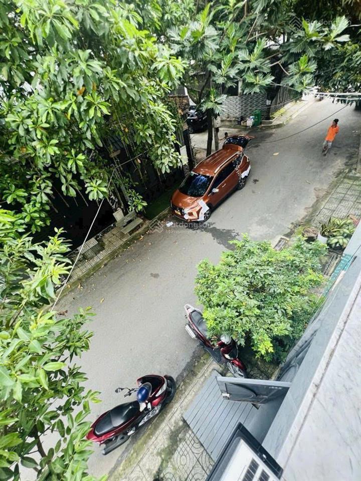 Nhà khu phân lô đường 11m gần chợ sổ vuông vức