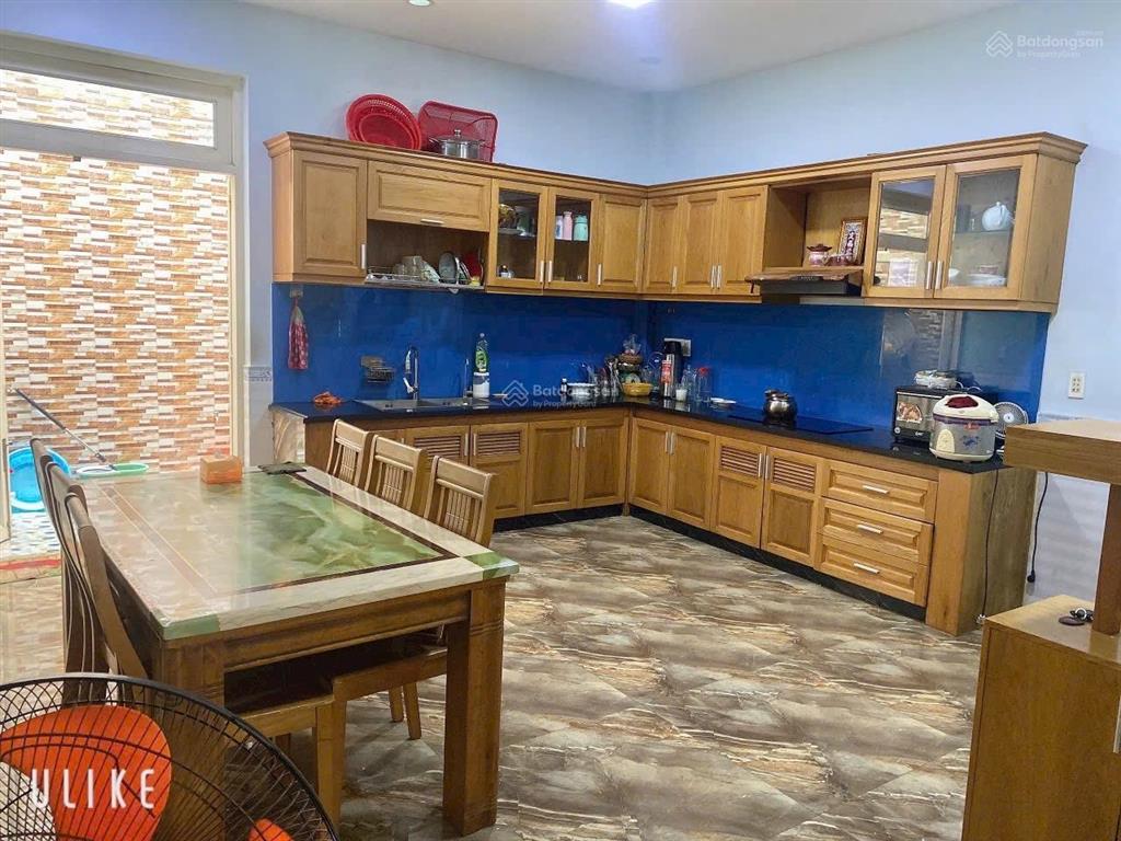 Bán nhà gấp trước tết , nhà 100m2 mặt đường 18b chỉ 890 triệu