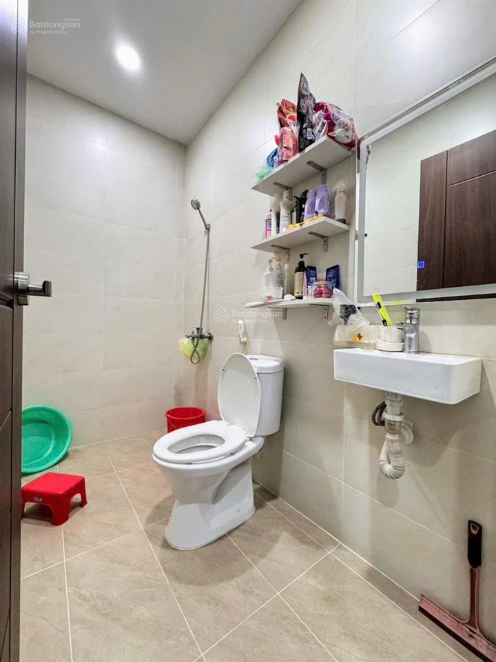 Bán nhà gấp trước tết , nhà 100m2 mặt đường 18b chỉ 890 triệu