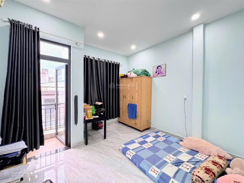 Bán nhà gấp trước tết , nhà 100m2 mặt đường 18b chỉ 890 triệu