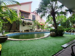 Siêu biệt phủ đẳng cấp  lô góc cực thoáng  có hồ bơi, thang máy, sân vườn  công năng hoàn hảo