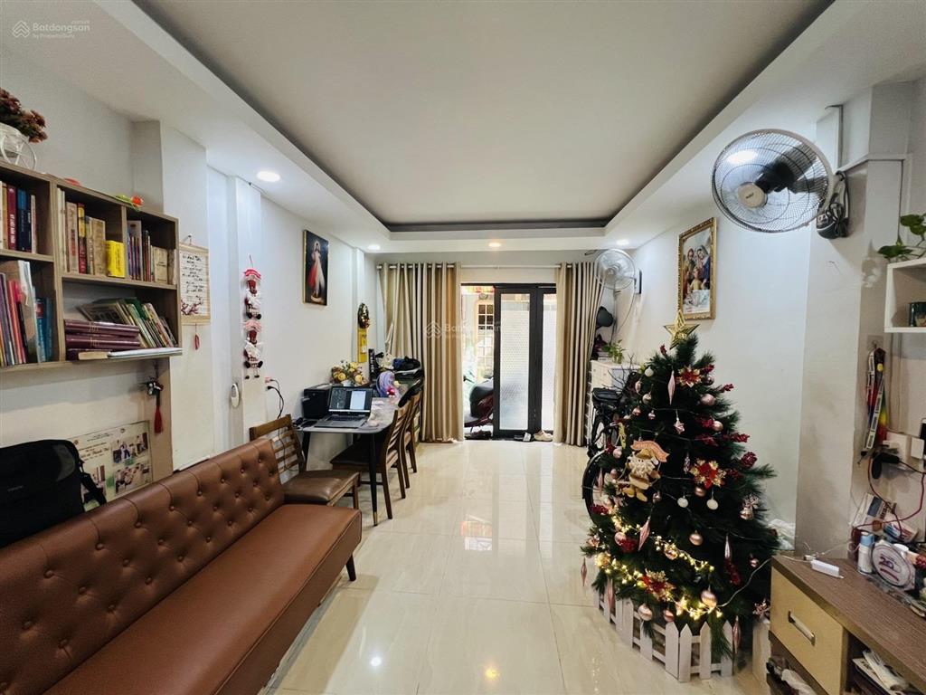 Bán gấp nhà 2 tầng đẹp 2 mặt hẻm, trung tâm quận 3, đường trần văn đang, chỉ 3.5 tỷ