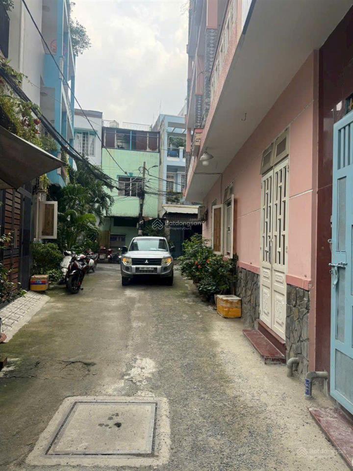 Nhà mới cần bán. phạm văn chiêu gò vấp dt 4x12 5 tầng giấy tờ pháp lý rõ ràng an ninh dân trí cao