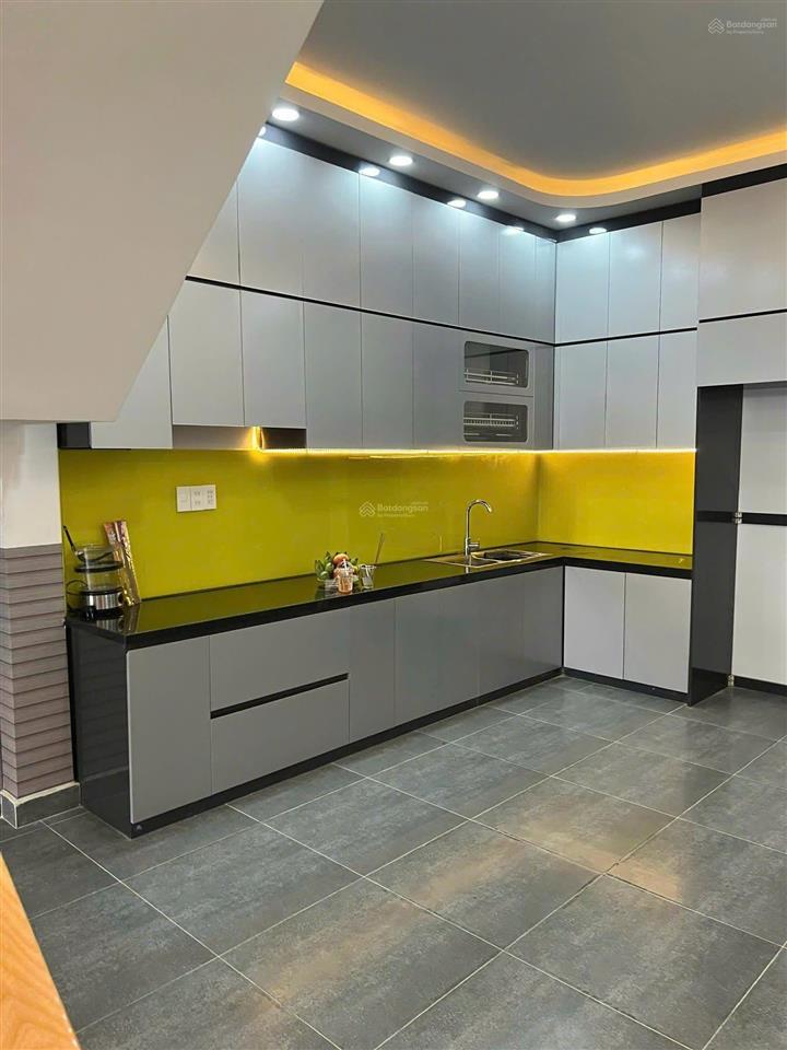 Nhà riêng ngay cv làng hoa, đường 6m. oto ngủ trong nhà, lê văn thọ 1 xẹc!