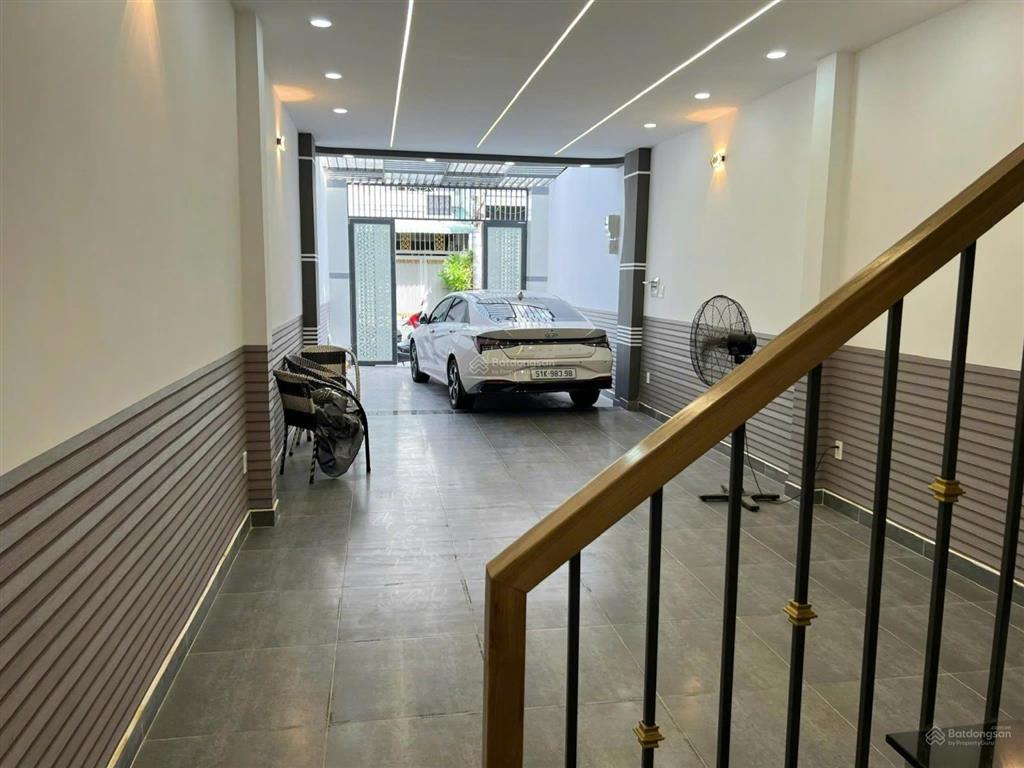 Nhà riêng ngay cv làng hoa, đường 6m. oto ngủ trong nhà, lê văn thọ 1 xẹc!