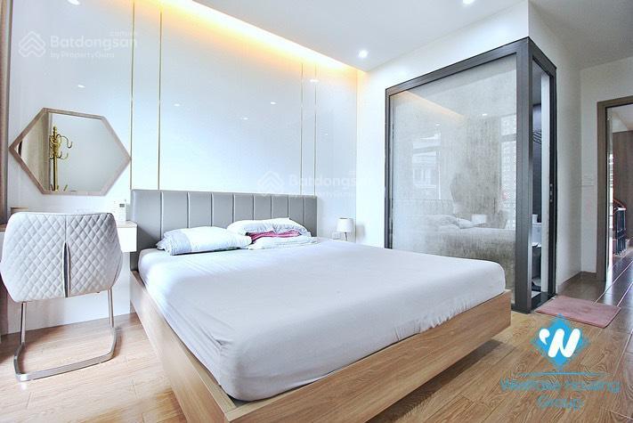 Cho thuê nr tại hoàng cầu,90m2, 4pn, 3wc đẹp xuất sắc, giá thuê 28 triệu.  0356 380 ***