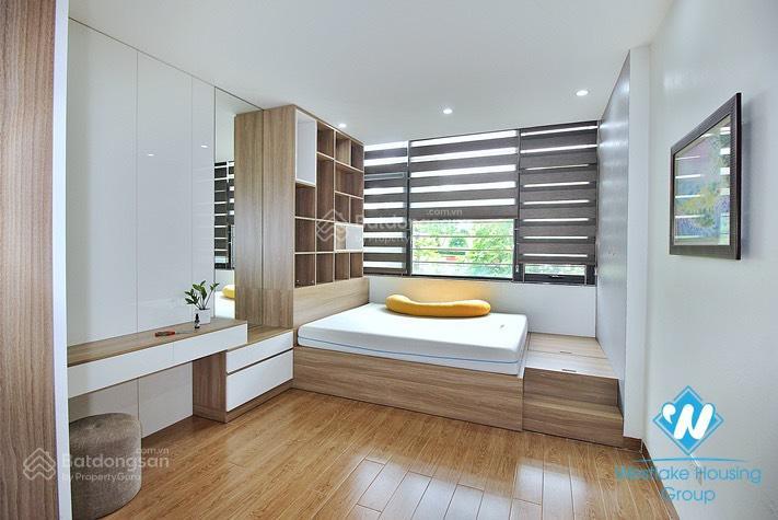 Cho thuê nr tại hoàng cầu,90m2, 4pn, 3wc đẹp xuất sắc, giá thuê 28 triệu.  0356 380 ***