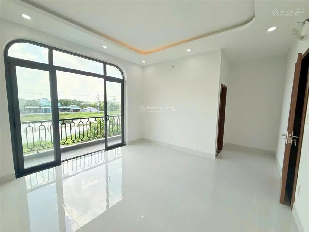 Bán nhà 3 tầng  đường cây da  tân phú trung  củ chi  80m2 . giá 2 tỷ 500 triệu