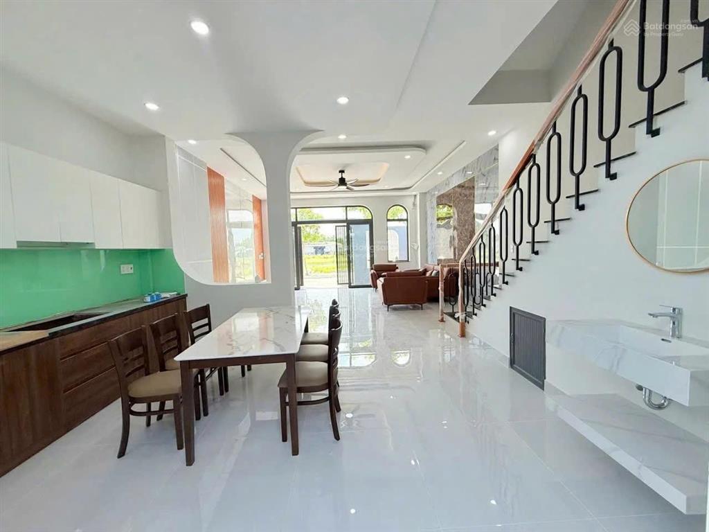 Bán nhà 3 tầng  đường cây da  tân phú trung  củ chi  80m2 . giá 2 tỷ 500 triệu