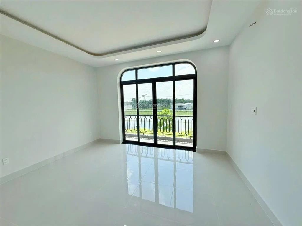 Bán nhà 3 tầng  đường cây da  tân phú trung  củ chi  80m2 . giá 2 tỷ 500 triệu