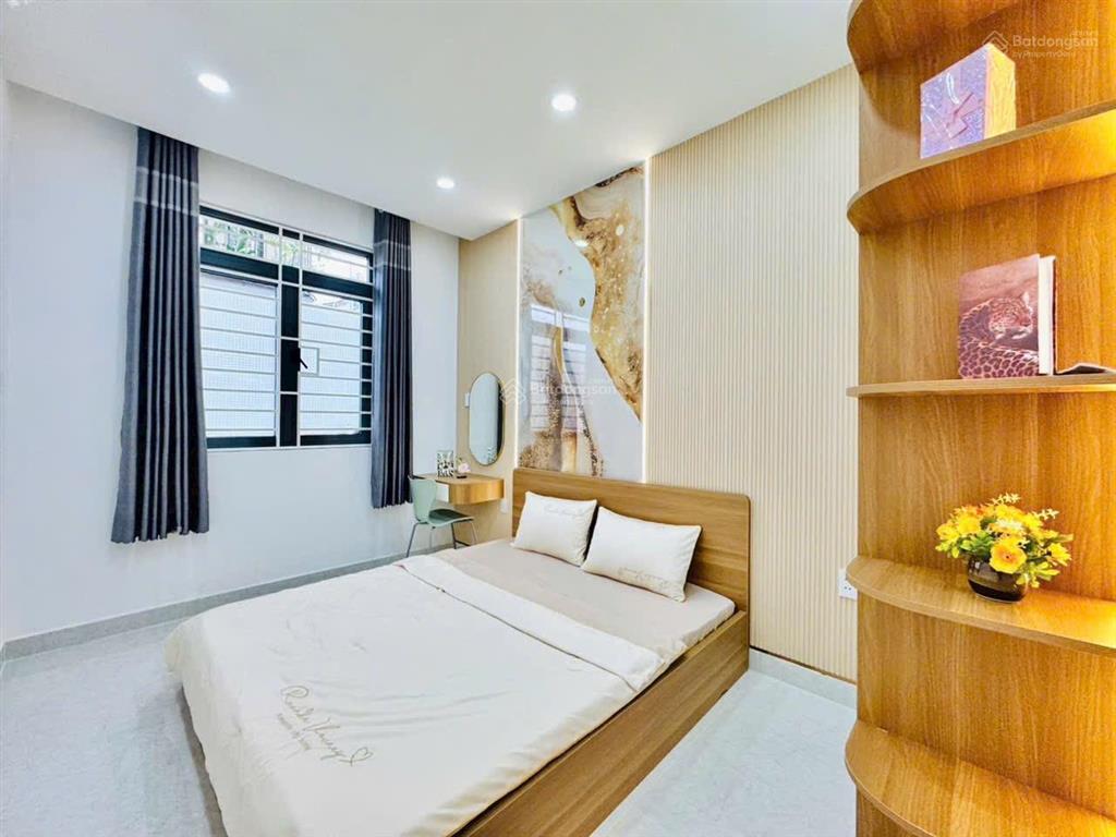 Bán nhà chính chủ gần chợ đêm hành thông tây, cv làng hoa, gò vấp. dt 5.5x8m 4pn giá 6tỷ590