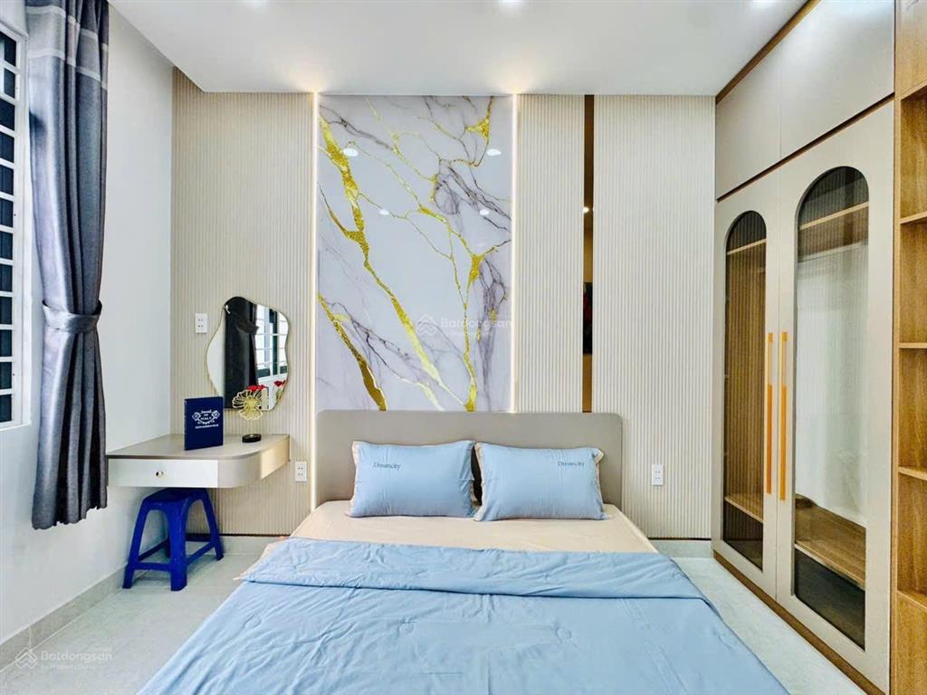 Bán nhà chính chủ gần chợ đêm hành thông tây, cv làng hoa, gò vấp. dt 5.5x8m 4pn giá 6tỷ590