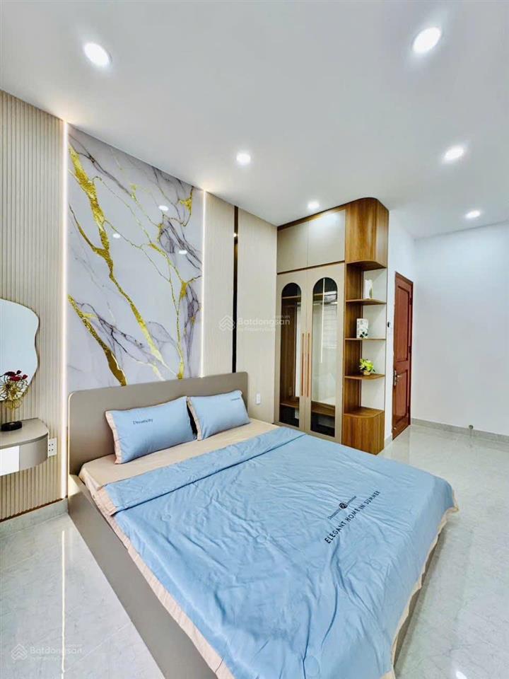 Bán nhà chính chủ gần chợ đêm hành thông tây, cv làng hoa, gò vấp. dt 5.5x8m 4pn giá 6tỷ590