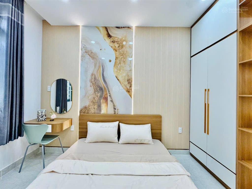 Bán nhà chính chủ gần chợ đêm hành thông tây, cv làng hoa, gò vấp. dt 5.5x8m 4pn giá 6tỷ590