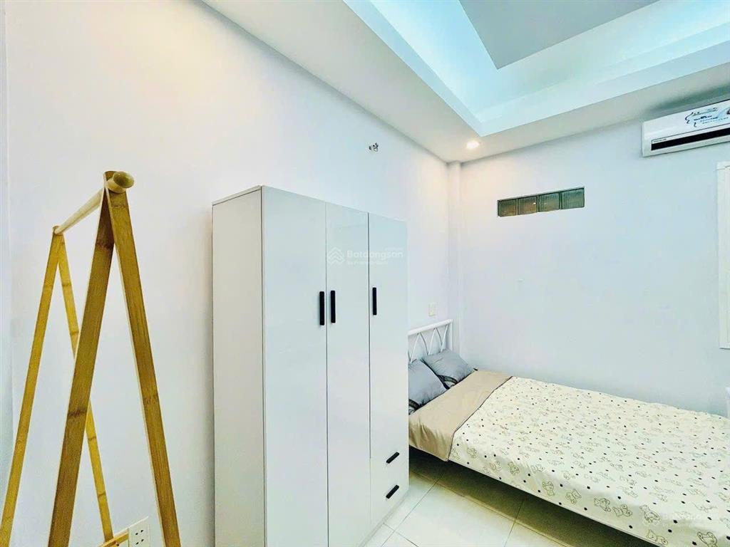 Bán nhà siêu đẹp 4 tầng ngang khủng, hẻm thông. khu víp tân bình. giá chủ bán dưới 8 tỷ