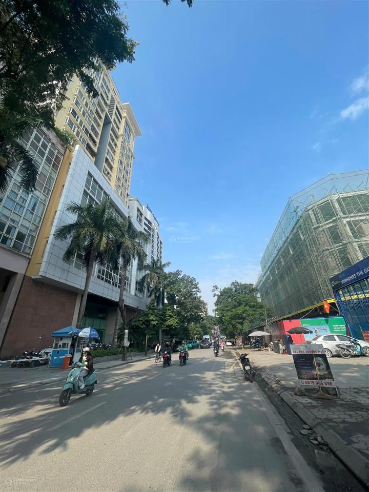 Cần bán căn hộ cc 4pn phố ngọc khánh đối diện vin giản võ