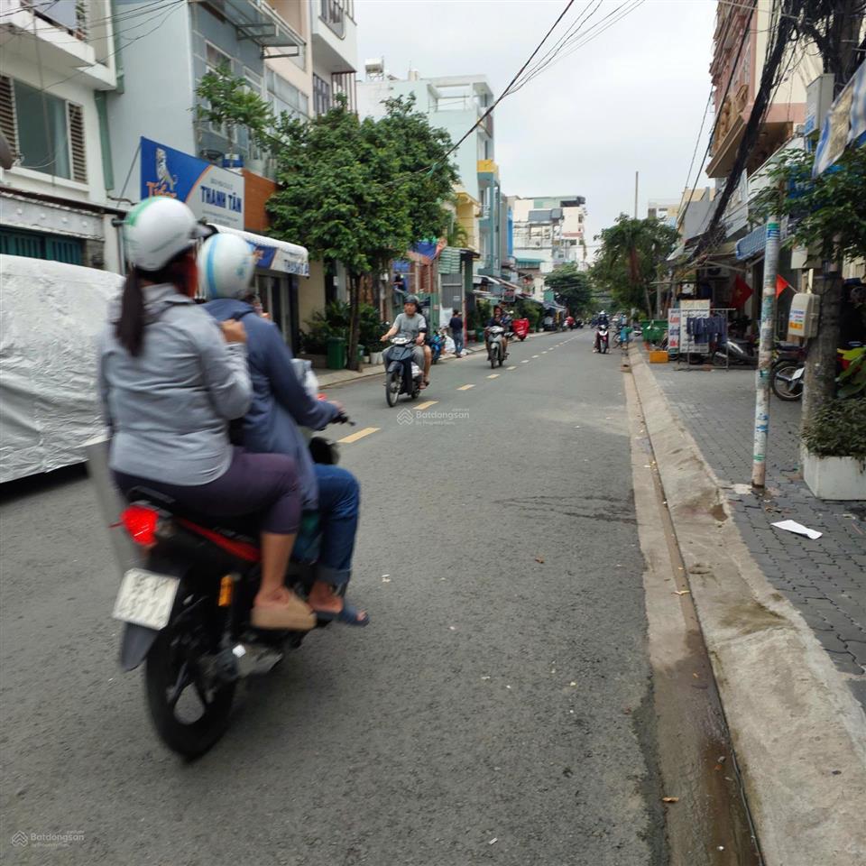 Quận 7  mặt tiền đường kinh doanh siêu đỉnh  hiện đang có dòng tiền thu nhập 180tr/năm