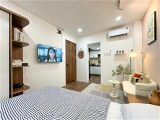 Cho thuê căn hộ ngay trần hưng đạo, quận 5, full nội thất siêu tinh tế