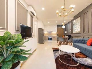 Cho thuê gấp căn hộ saigon royal 2pn1wc giá chỉ 18tr.  xem nhà ngay