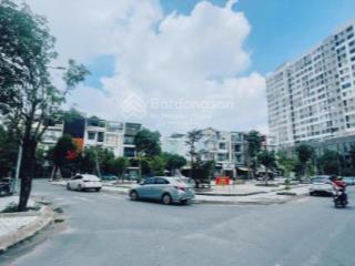 Quỹ đất lớn 2 lô liền kề 2.200m2 (45x50) vuông vức a4 thổ cư 100% đường rộng 10m sát phạm văn đồng