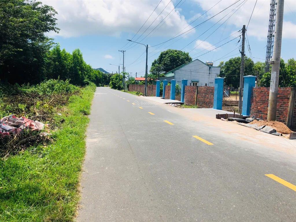 Cần bán gấp 1,5 tỷ lô đất nhà vườn 631m2 ngay trung tâm thị trấn phước hải, brvt