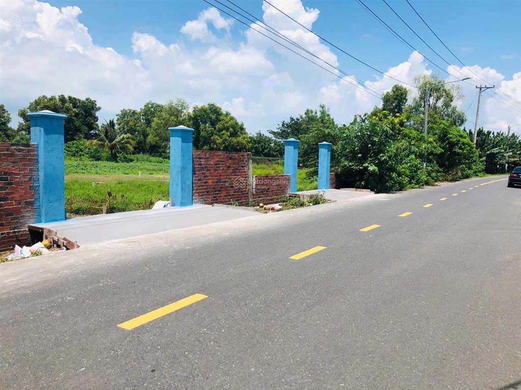 Cần bán gấp 1,5 tỷ lô đất nhà vườn 631m2 ngay trung tâm thị trấn phước hải, brvt