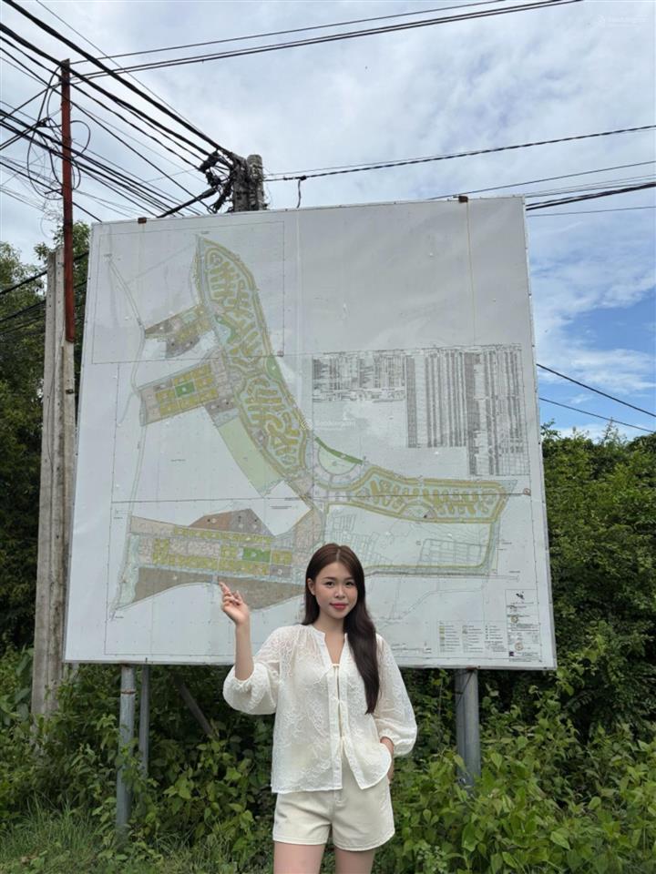 Bà chị cần bán lô đất đối diện vin cam ranh, giá chỉ 5tr/m2