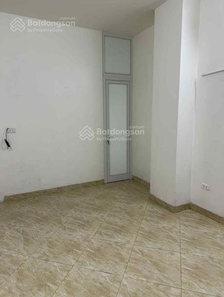 Cho thuê phòng tầng 1 rộng rãi, tiện nghi. khu tập thể quân đội lạc long quân