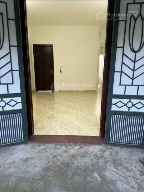 Cho thuê phòng tầng 1 rộng rãi, tiện nghi. khu tập thể quân đội lạc long quân