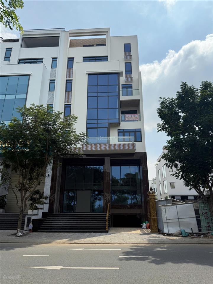 142tr/m2. đất sổ đỏ ngay trung tâm hành chính quận 2