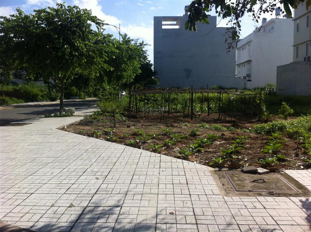 142tr/m2. đất sổ đỏ ngay trung tâm hành chính quận 2