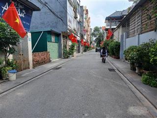 Bán nhà 3 tầng mới đẹp sẵn ở khu z153  đông anh phân lô oto chạy