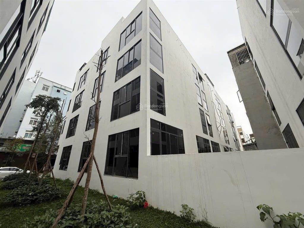 Bán lô liền kề góc vườn hoa a2.4 dt 102m2 nhà xây 4 tầng+1 tum giá chưa tới 14 tỷ