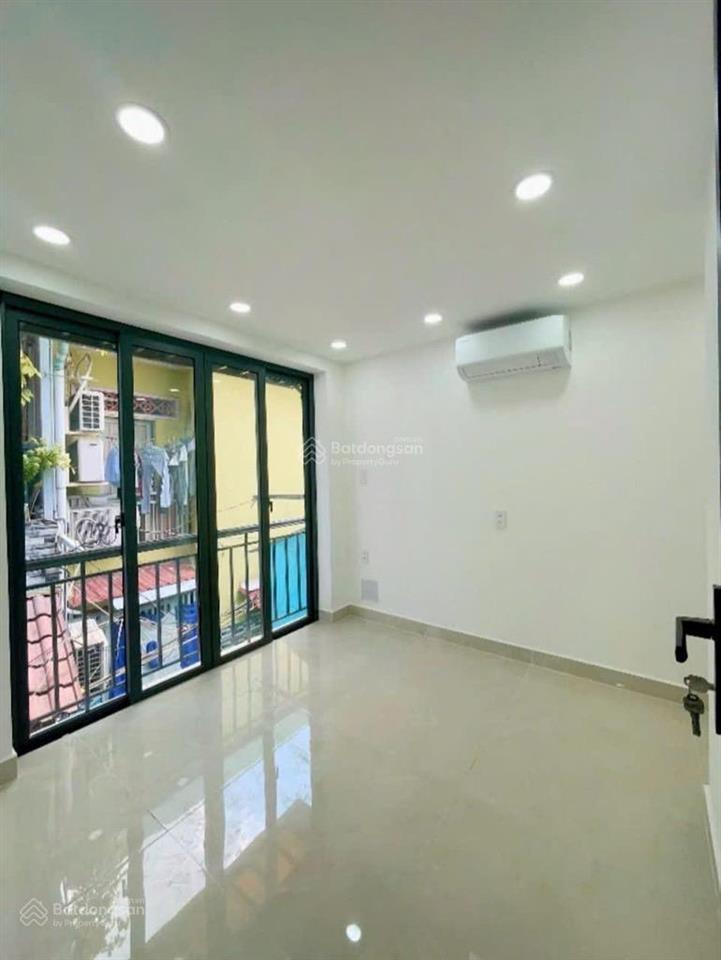 Bán nhà quận 4  ngang 7,6x4  nhà mới  tặng hết nội thất bên trong nhà giá chỉ nhỉnh 3 tỷ