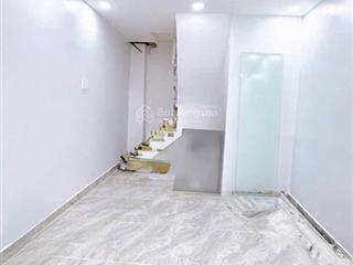 Bán nhà 3 tầng  gần bến vân đồn , hoàng diệu  xe hơi tận nhà  đầu tư cho thuê chỉ 2.58 tỷ.