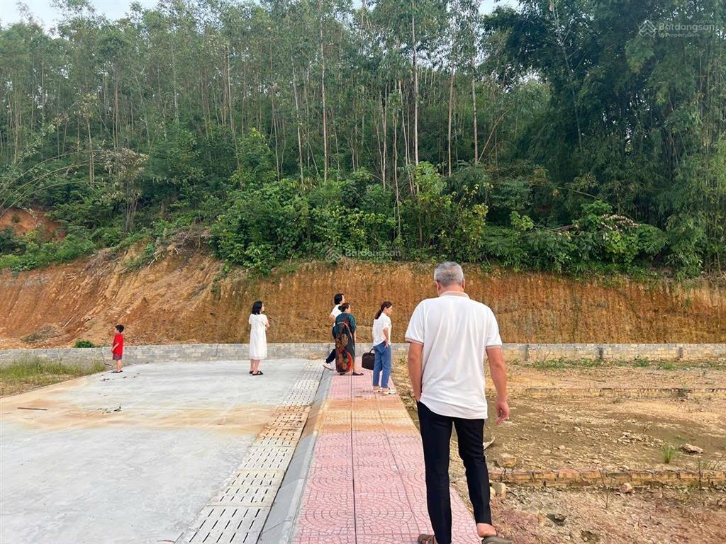 Cần bán lô góc 3 mặt tiền, full thổ cư, giá thoả thuận 0868 536 ***