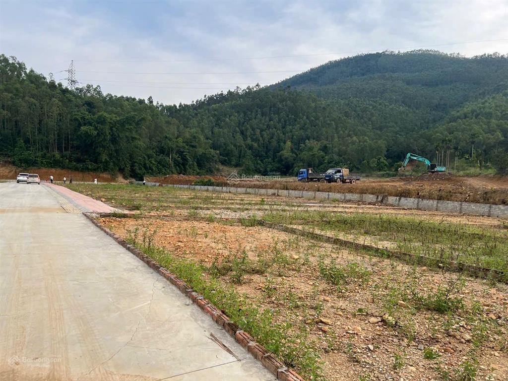 Cần bán lô góc 3 mặt tiền, full thổ cư, giá thoả thuận 0868 536 ***