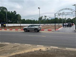 Cần bán lô đất 116m2, 2 mặt tiền , full thổ cư, mặt đường hồ chí minh 0868 536 ***