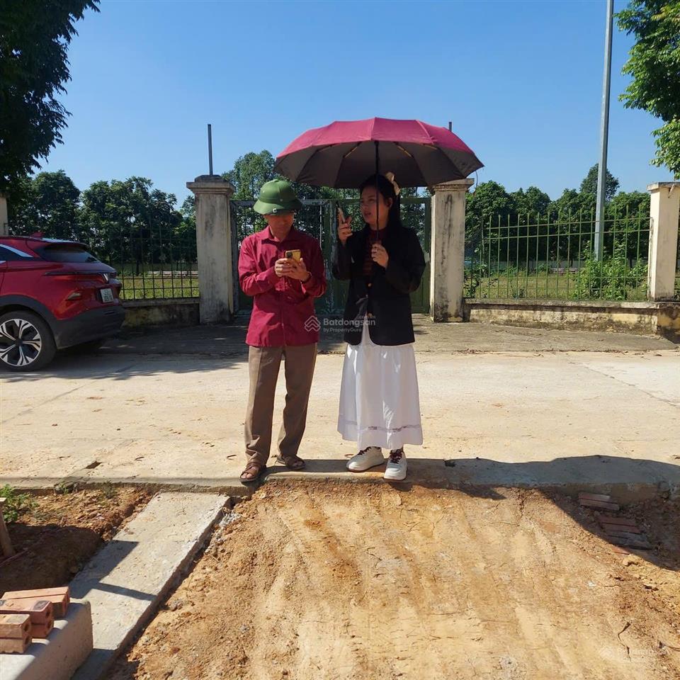 Chính chủ cần bán lô đất 81m2, full thổ cư, lô góc 2 mặt tiền,tại cam thượng  quảng oai 0868 536 ***