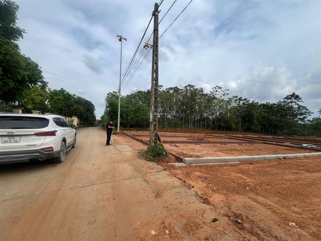 Chính chủ cần bán lô đất 81m2, full thổ cư, lô góc 2 mặt tiền,tại cam thượng  quảng oai 0868 536 ***