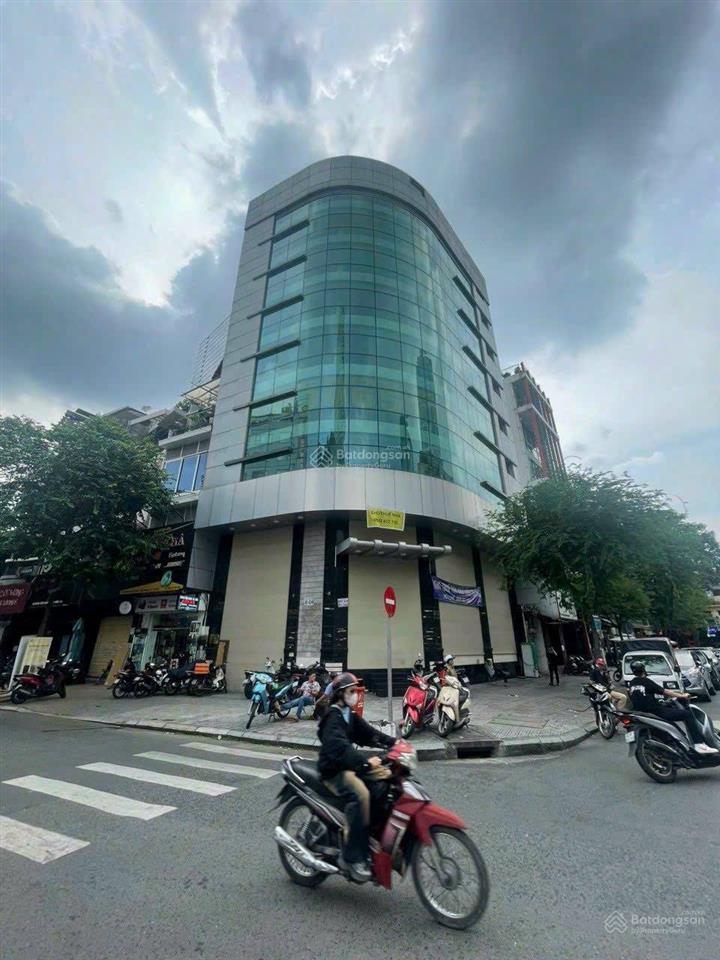 Tòa nhà góc 2 mt hoàng sa, q1  dt 17x25m, dts 1730m2  hầm 7 tầng  hđt 320 tr/tháng  giá 75 tỷ