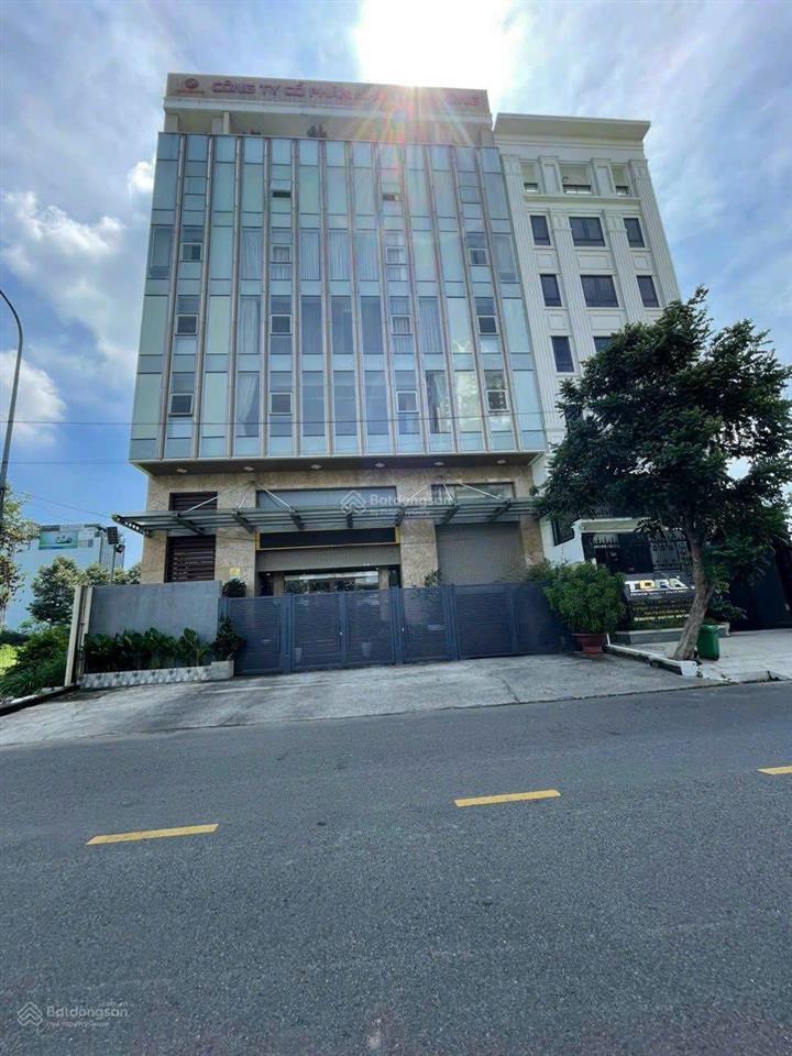 Tòa nhà góc 2 mt hoàng sa, q1  dt 17x25m, dts 1730m2  hầm 7 tầng  hđt 320 tr/tháng  giá 75 tỷ